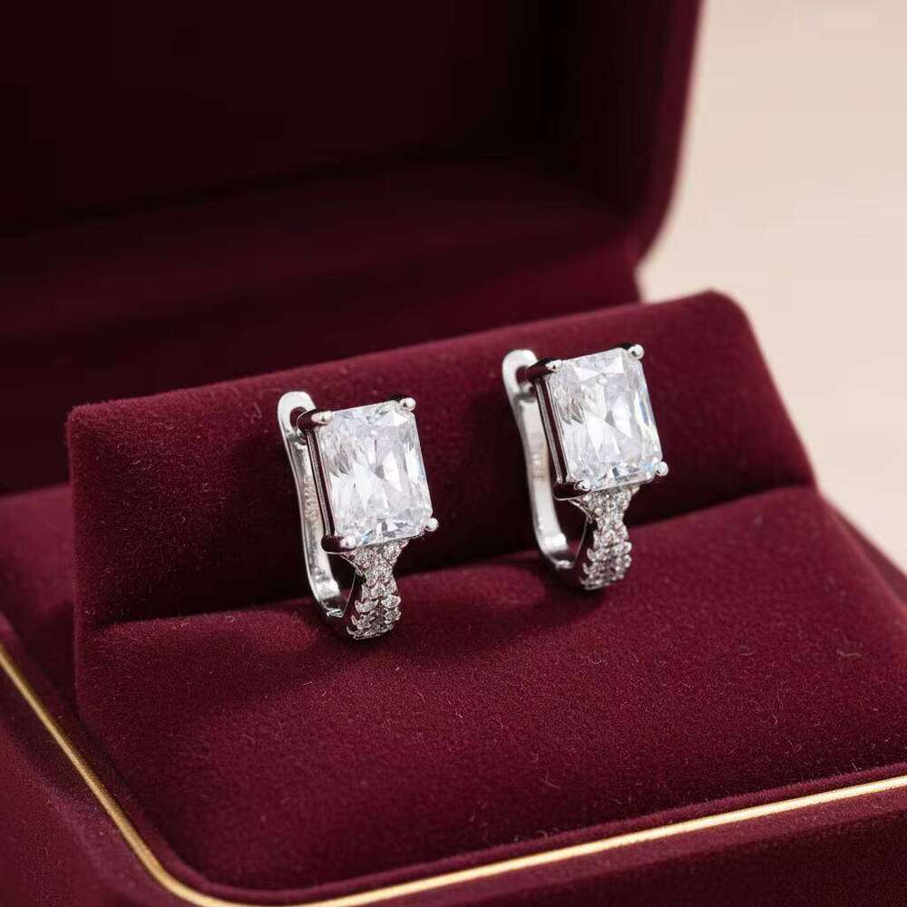 Sparkly Radiant Cut 5*7Mm VVS Moissanite U Shaped Hoop Earrings S925 Silver Hypoallergenic Claw Setting Jewelry For Women 12/15
