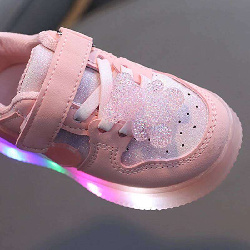 Spring Child Sneaker New Fashion Comfort Versatile Soft Sole LED Light Girl Shoe Cute Anti Slip Exquisite Casual Shoes H260207