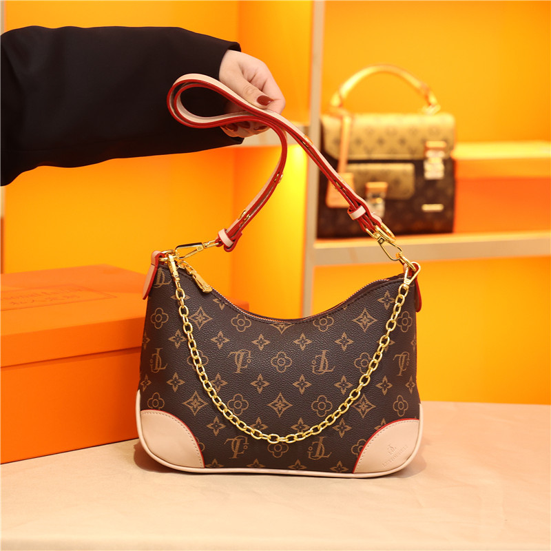 2026 New Style Crossbody Dumpling Bag for Women, Vintage Flower Cowhorn Bag, Versatile Large Capacity Single-Shoulder Underarm Bag, Luxury Lettering B