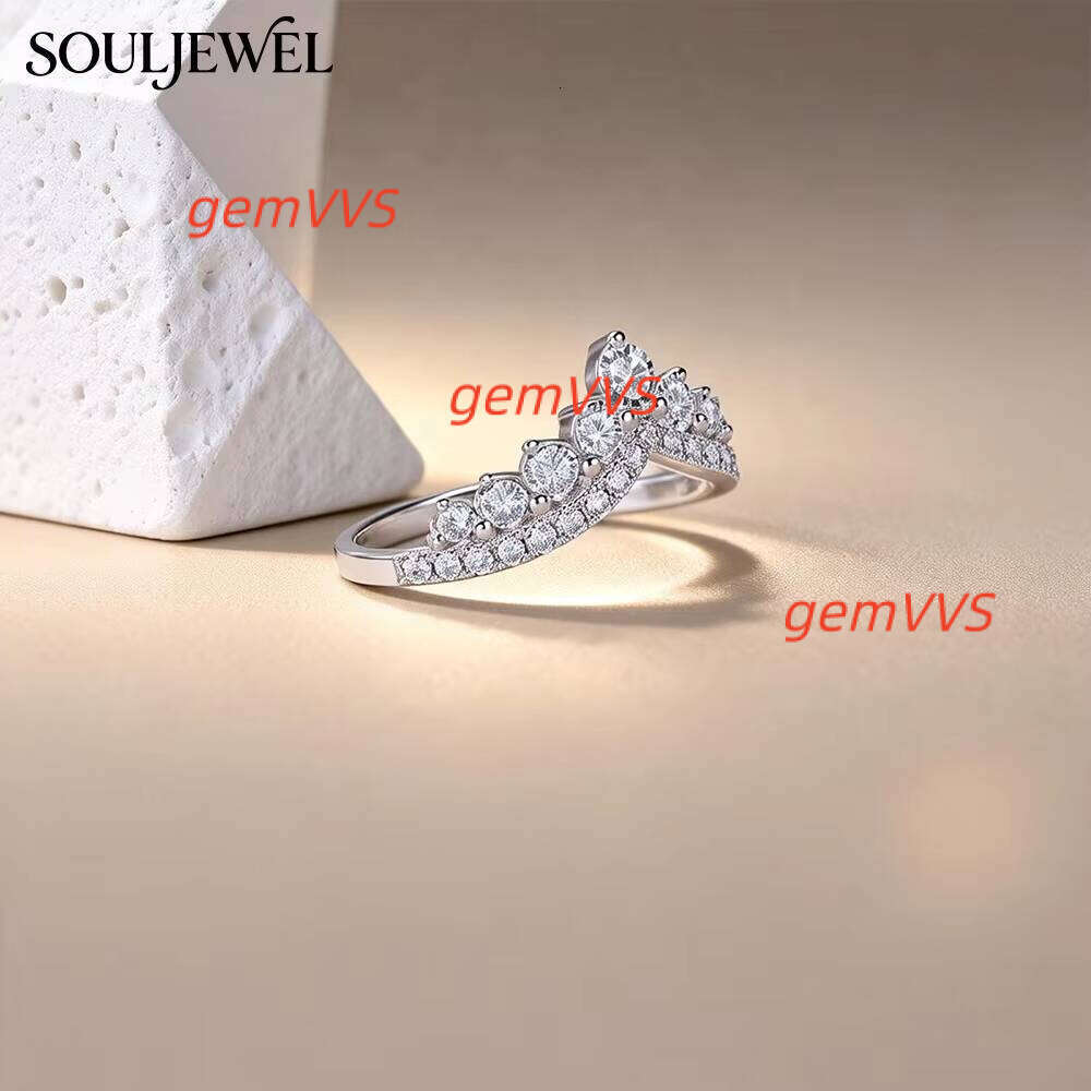 S925 Sterling Silver Queen Moissanite Royal Jewelry Design Vintage Crown Band Stackable Anniversary Gift Ring