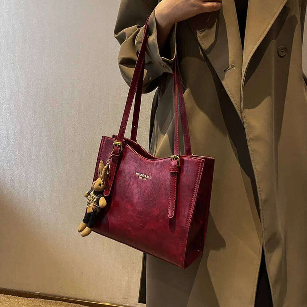 Women Vintage with Pendant Slouchy Tote Purse Large Capacity Fashion Shoulder Bag Ladies Travel Handbag C260207