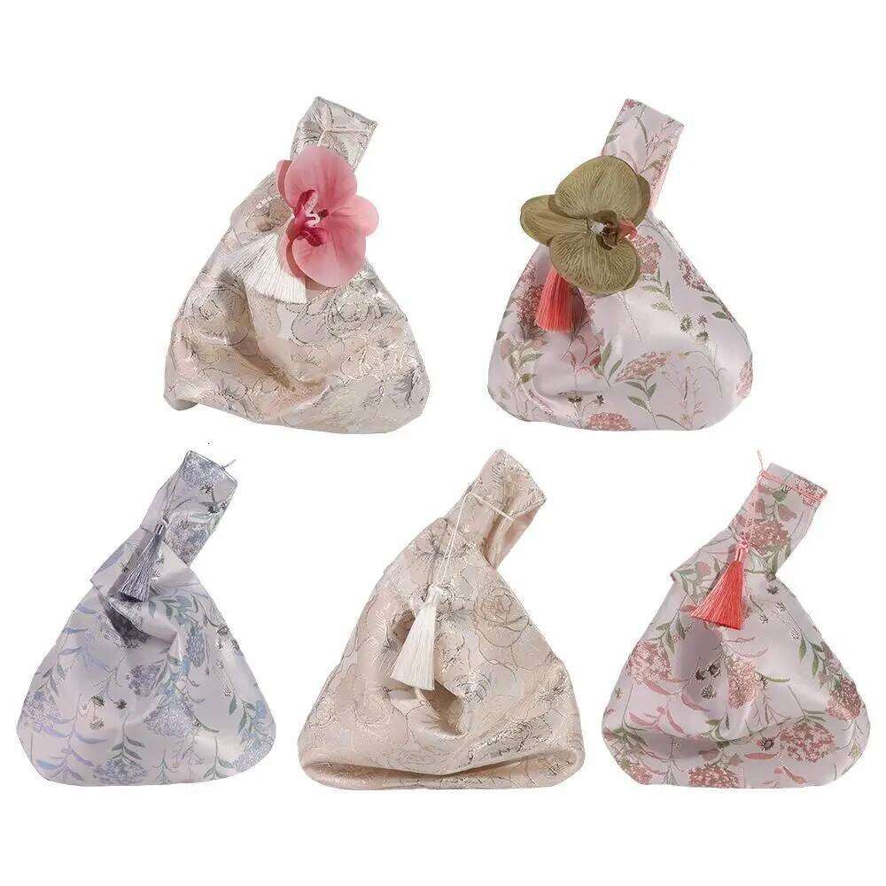 Storage Bags Cosmetic Temperament New Chinese Style Handbag Cheongsam Accessories Tassel Knot Wrist Bag Small Item Pouch