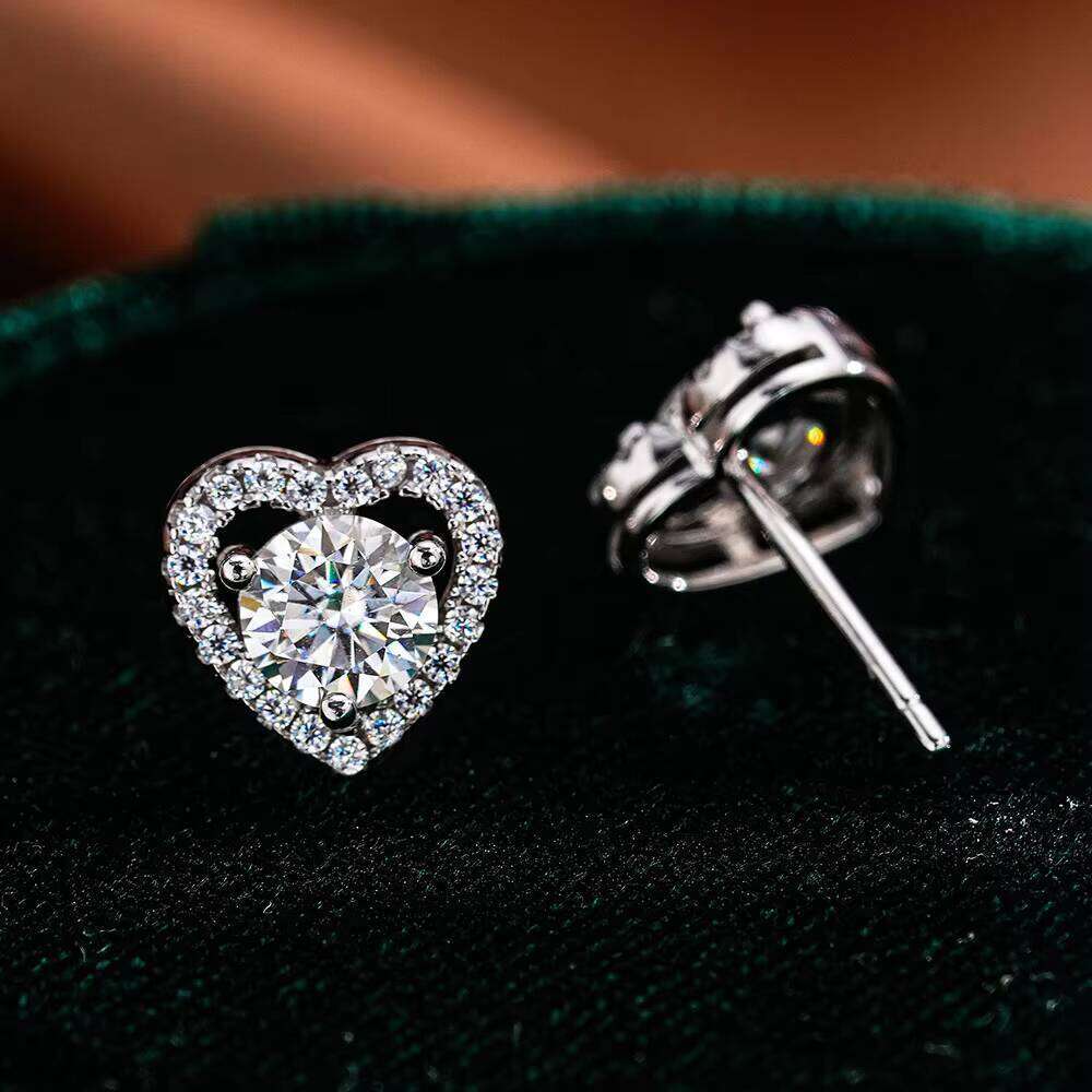 Fine Jewelry Moissanite 925 Silver Heart-Shaped Diamond-Encrusted Valentine's Day Love Gift Stud Earrings