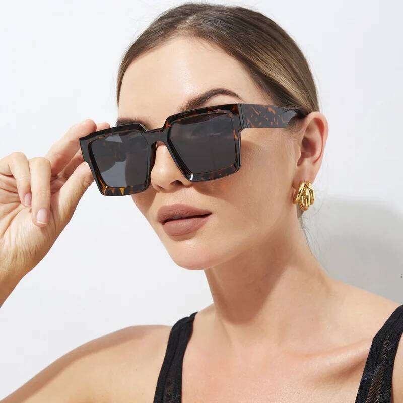 New Large-framed Three-dimensional Fashionable Women's Sunglasses Women Trend Classic Sunshades Y260207