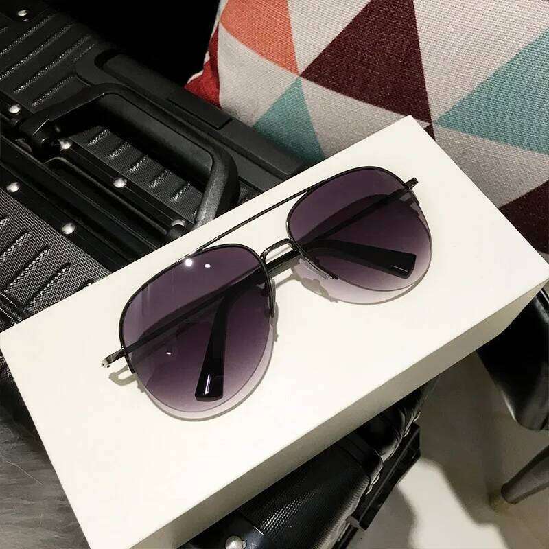 Classic Sunglass for Men Metal Frame Outdoor Sports Anti-UV Driving Sunglasses Lentes De Sol Hombre Y260207