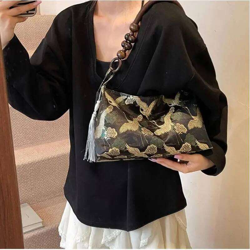 Unique Fashion Chinese Retro Embroidered National Style Shoulder Bags Tassel Decoration New Women's Handbags