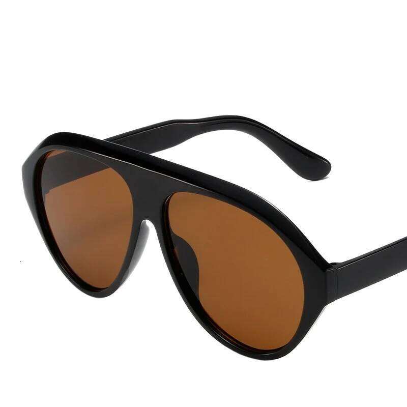 New Fashion Oversized Frame Hollow Out One Piece Sunglasses Women Men Classic Brand Outdoors Driving Travel Sun Glasses UV400 Y260207