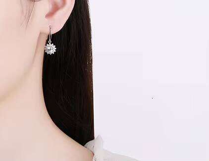 Luxury Jewelry 925 Sterling Silver 1 Carat Round Cut Moissanite Flower Pendant Women's Earrings Wedding