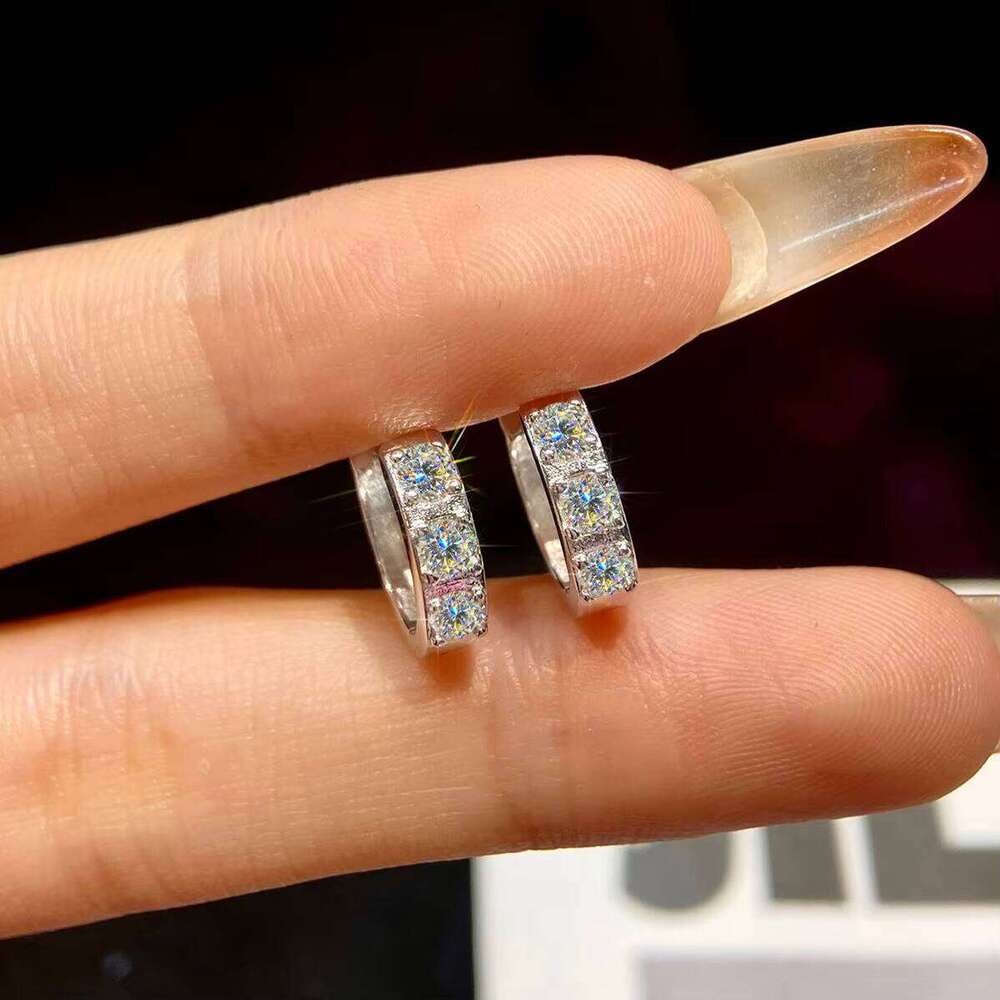 925 Sterling Silver White Gold Plated 0.1Ct 3Mm Round Cut D Color Moissanite Diamond Wedding Hoop Earring Women Fine Jewelry
