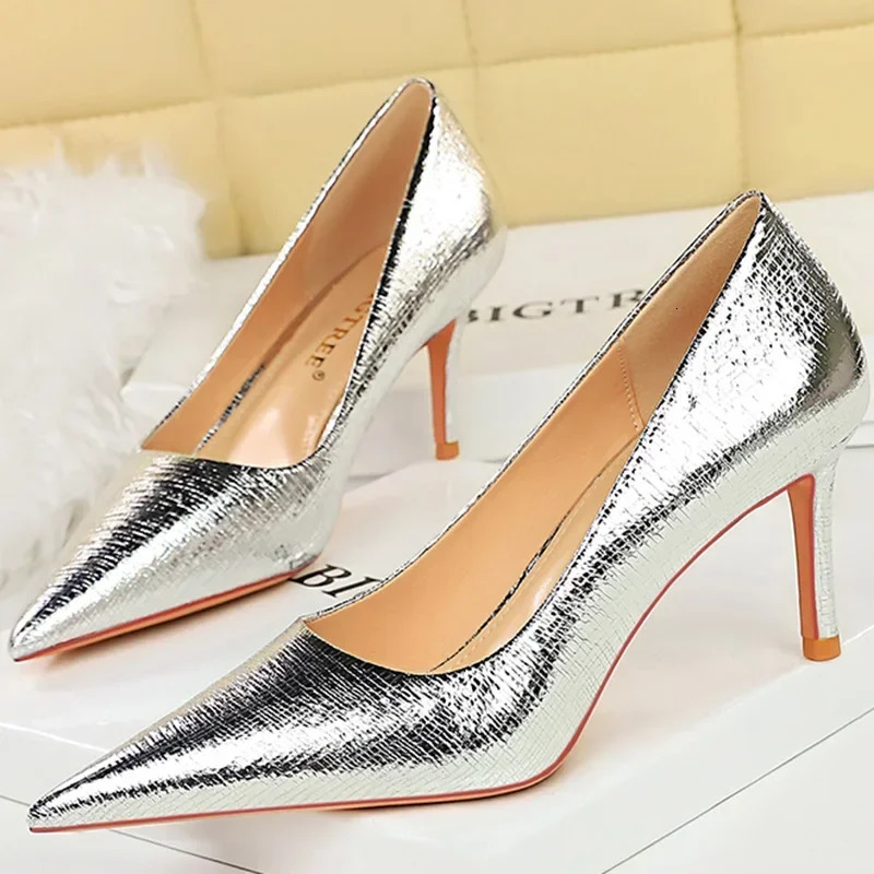 Spring Autumn Women 7cm High Heels Fashion Retro Holiday Party Pumps Lady Gold Silver Daily Office Pointed Toe Low Heels 260123