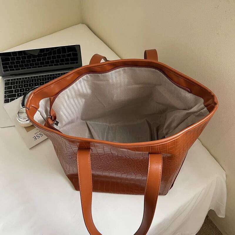 LEFTSIDE Large Capacity Stone Pattern Underarm Bags for Women 2025 New Ladies Shoulder Females Solid Color Handbags Tote Bag C260207