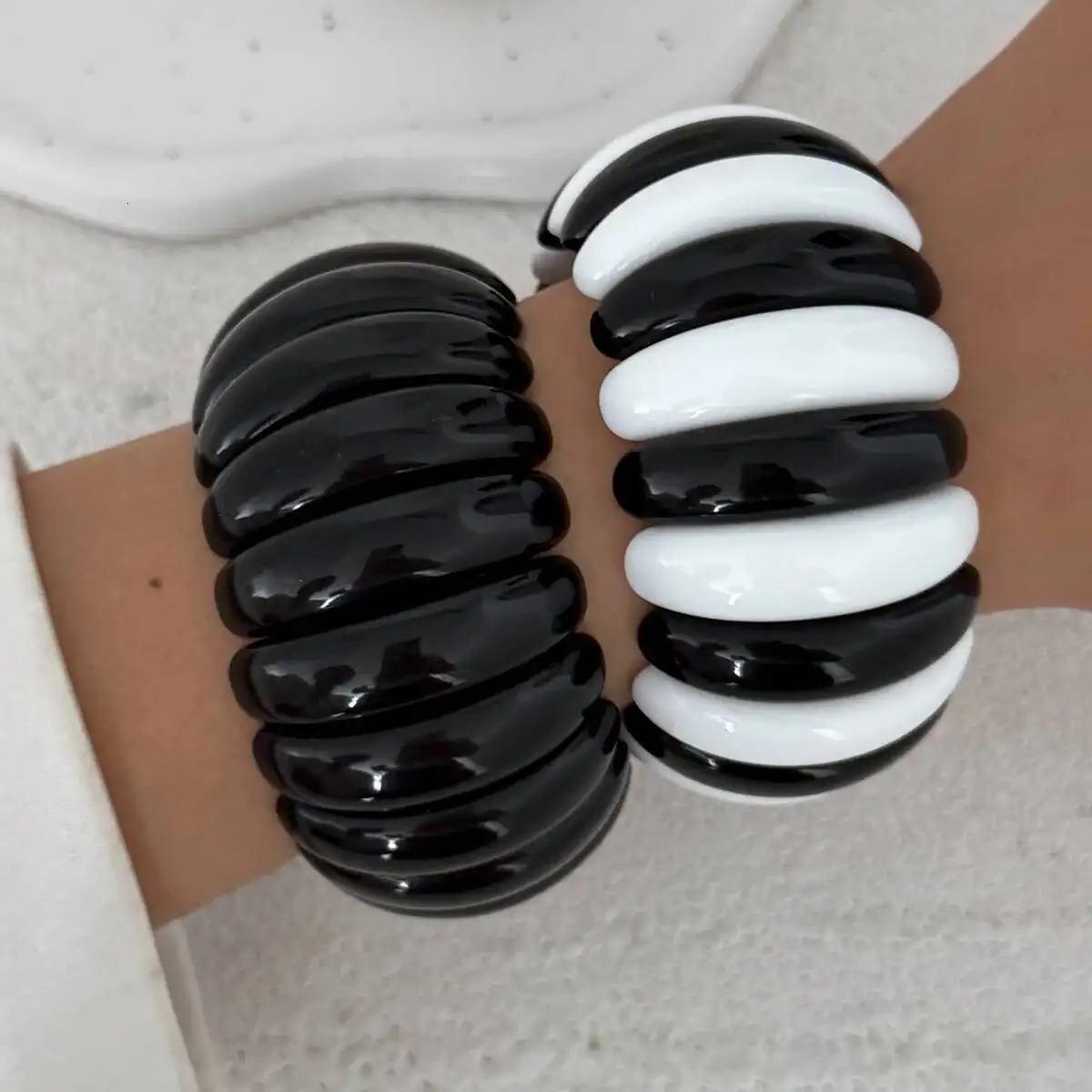 Salircon 3 Styles Boho Resin Geometric Chunky Bangles Women Hip Hop Punk Black White Stacking Elastic Bracelet Y2K Jewelry 260206