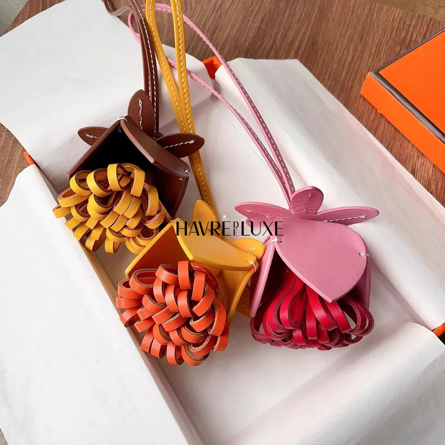 Flower Shaped bag charm colorful womens flower bag pendant high-end Keychain Hand Rope Gift Home Decoration 260130