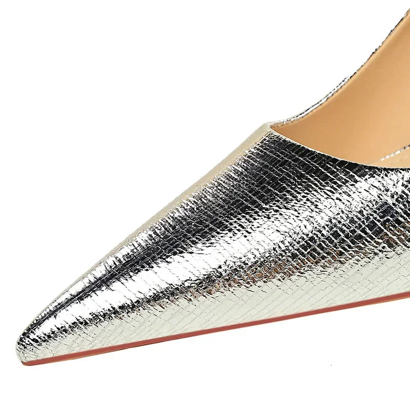 Spring Autumn Women 7cm High Heels Fashion Retro Holiday Party Pumps Lady Gold Silver Daily Office Pointed Toe Low Heels 260123