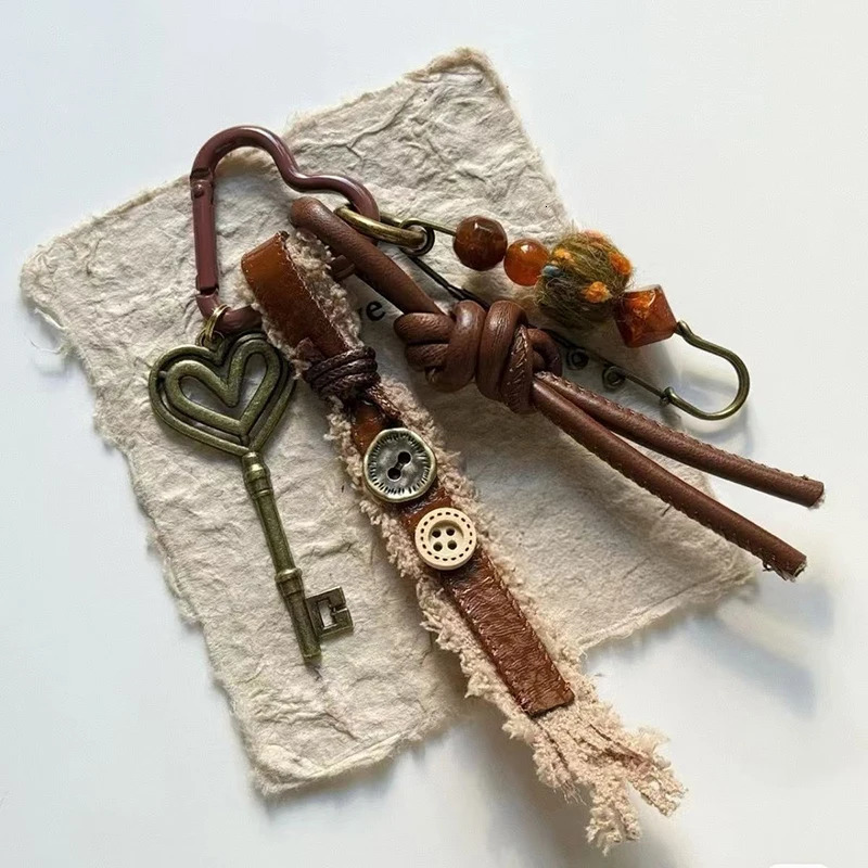 1PCS Original Retro Antique Bronze Key Bag Made Of Vintage Style Autumn And Winter Coffee Colored Pendant 260130