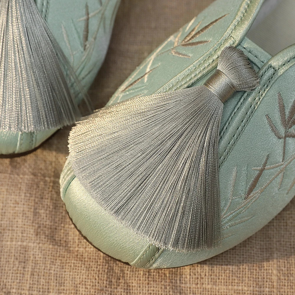 Veowalk Chinese Style Tassel Women Comfy Cotton Flat Mules Sole Rubber Bottom Housewife Home Shoes Plants Embroidered 260208