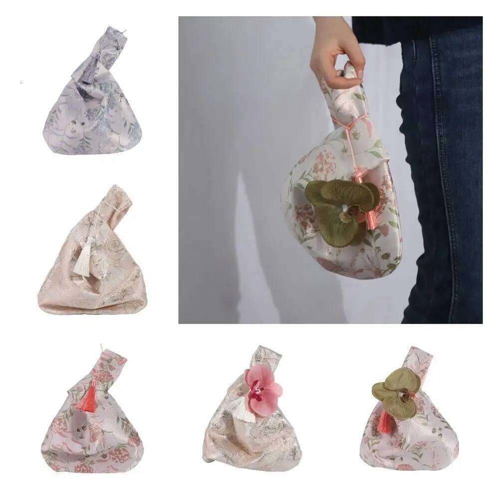 Storage Bags Cosmetic Temperament New Chinese Style Handbag Cheongsam Accessories Tassel Knot Wrist Bag Small Item Pouch