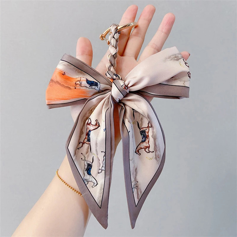 Camellia Silk Keychain for Women Ribbon Bow Pendant with Ring Bag Car Key Chain Hangings Elegant Handbag Accessory Gift 260130