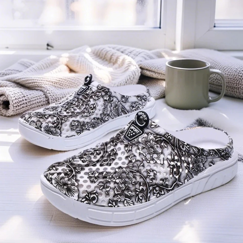 HandPainted Chinese Style Sandals NonSlip Breathable Slippers Couples Fashion Clogs with Oriental Patterns 260208