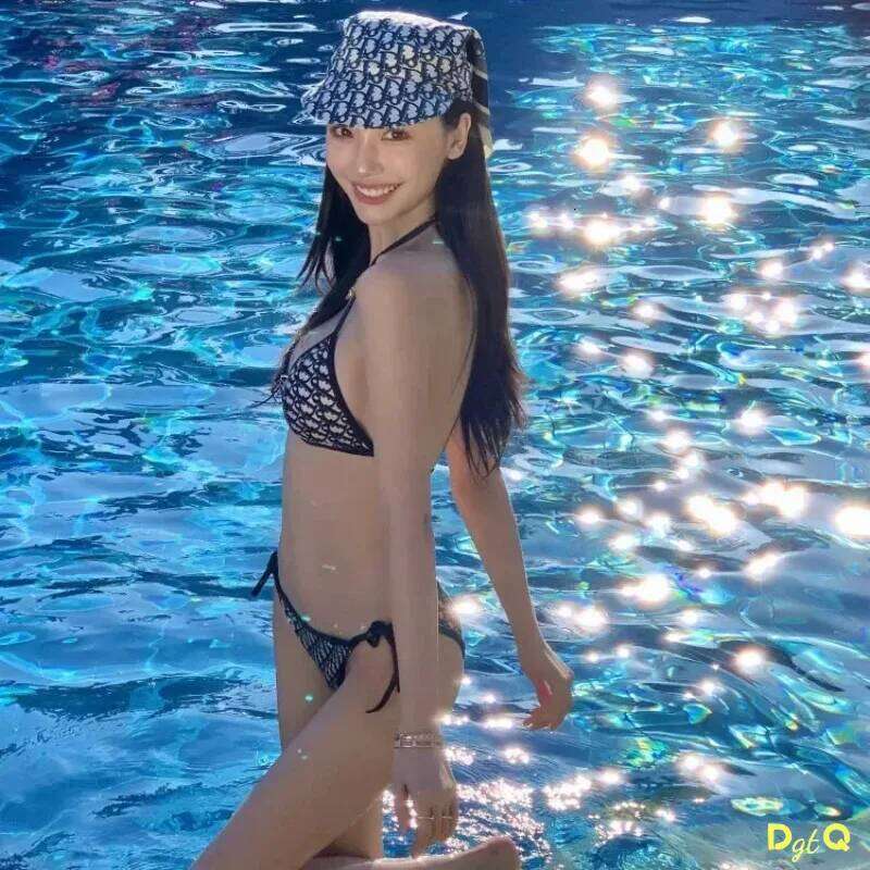 Sexy Fashion Low-Waist Bikini Swimsuit Women's Separate Swimwear Checks Deep V Back Triangle Cross Three-Point Style Bikinis Set C260207