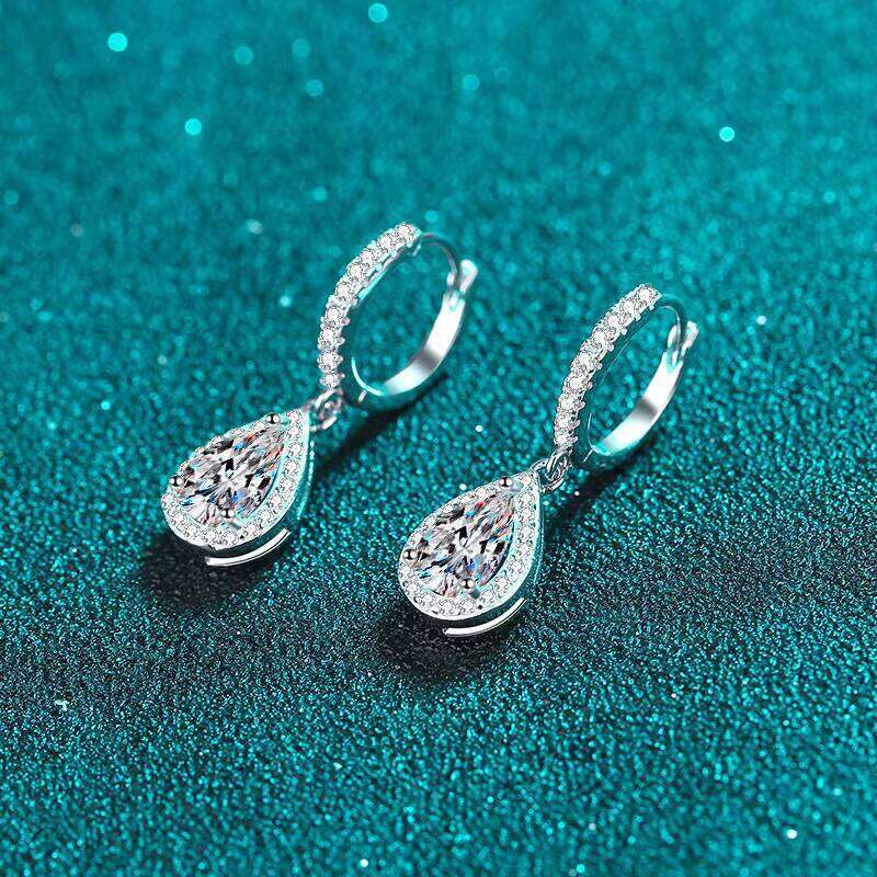 925 Sterling Silver VVS Moissanite Pendant Earrings Fashionable Teardrop Shape For Wedding Party