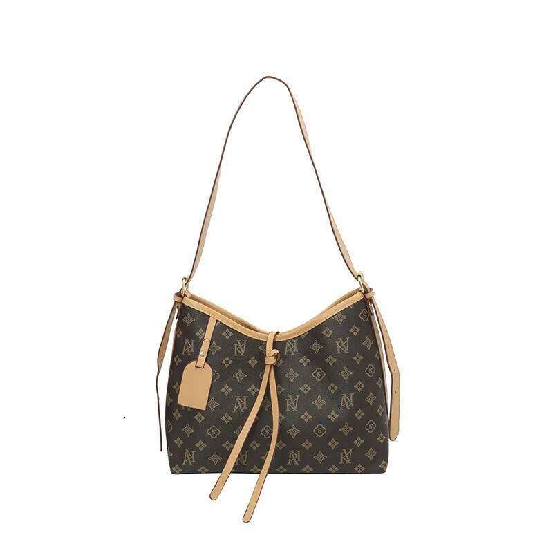 Winter Popular 2026 New Light Luxury Retro Printed Armpit Tote Women's Large-capacity Versatile Commuter Messenger Bag C260207