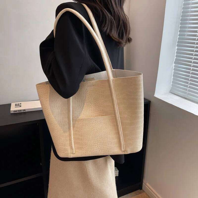Women Large Pu Shoulder Bag 2023 Vintage Leather Material Trendy Designer Women's Fashion Wallet Handbag C260207