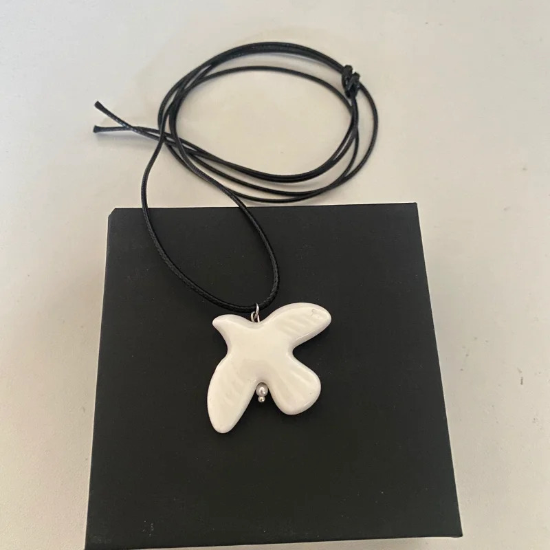 2025 Fashion White Peace Pendant Necklace for Women Vintage Metal Geometric Round Ear Hoop Jewelry Girls Gift 260124