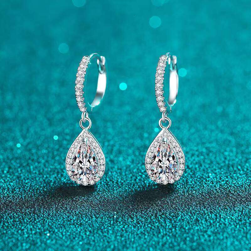 925 Sterling Silver VVS Moissanite Pendant Earrings Fashionable Teardrop Shape For Wedding Party