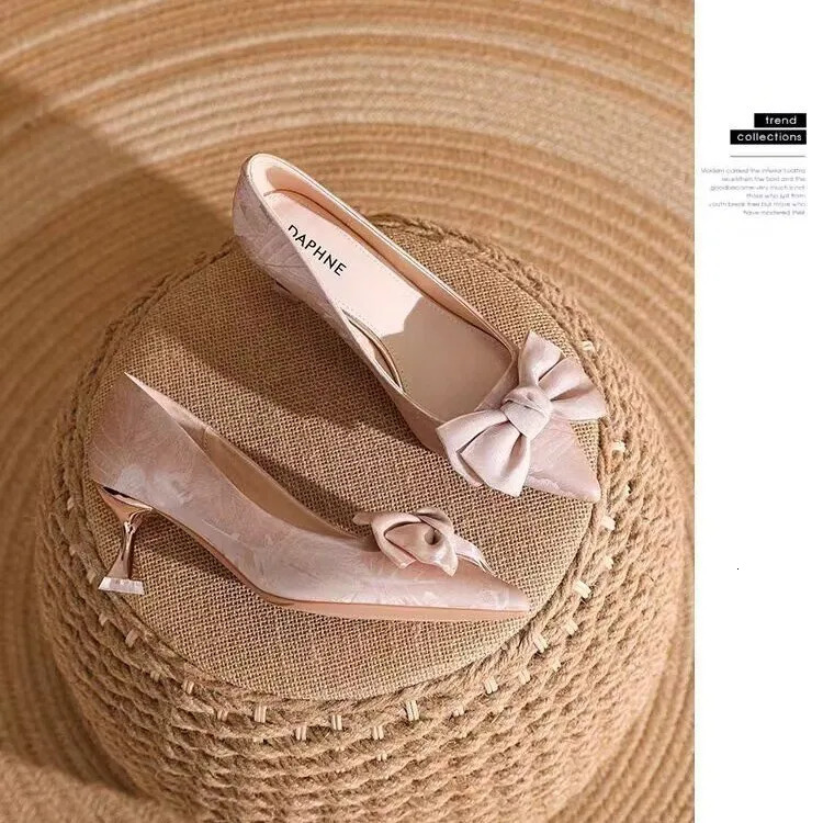 French highheeled womens 2025 autumn Chinese thinheeled pink nontiring bridesmaid shoes single 260208