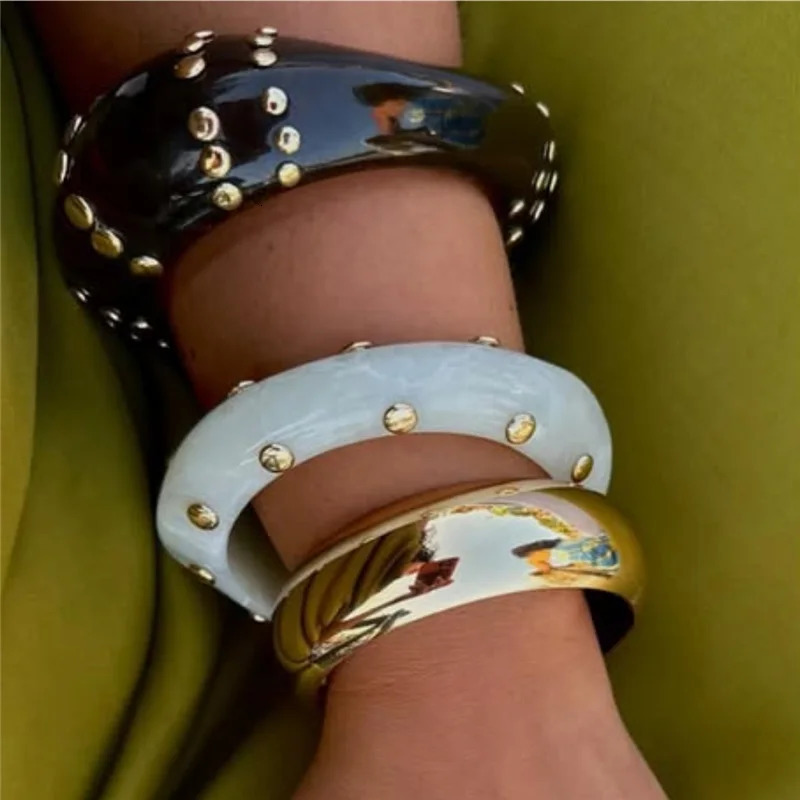 HangZhi Vintage Irregular Rivet Resin Cuff Bracelet Geometric Wide Chunky Punk Fashion Bangle Jewelry for Women In 260202
