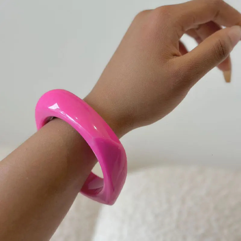 Vintage Coloful Irregular Acrylic Resin Chunky Bangles for Women Kpop Geometric Charm Bangles Bracelets Retro Jewelry Pulseras 260120