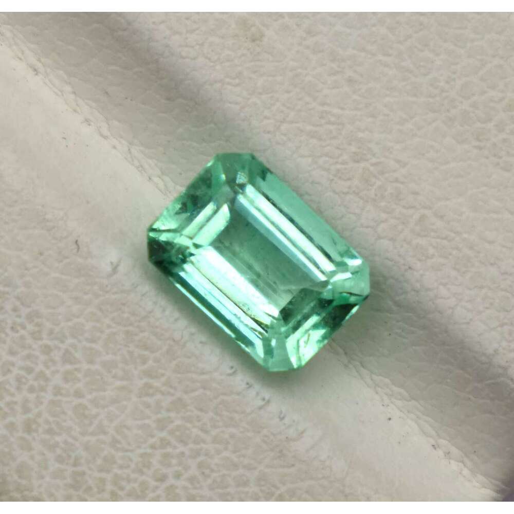 1.80 Ct Colombian. Natural Gemstone. Vivid Green 8X6 Mm Emerald Loose Gemstone For Jewelry Makings
