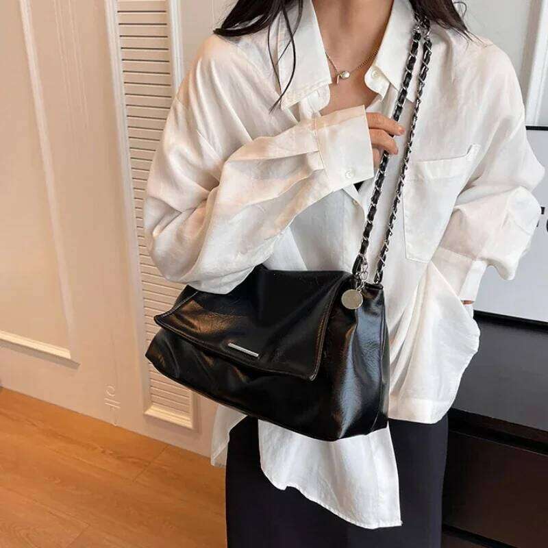 Casual Soft Surface Large Capacity Women 2024 New All-Match Chain Messenger Popular Silver Shoulder Bag Handbag C260207