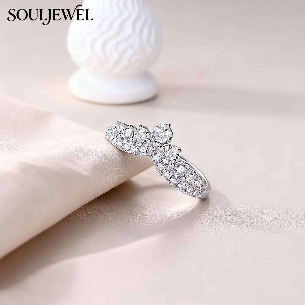 S925 Sterling Silver Queen Moissanite Royal Jewelry Design Vintage Crown Band Stackable Anniversary Gift Ring