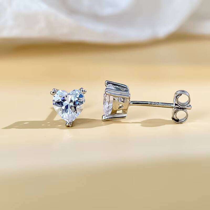 Custom 0.5 1 Carat Heart Brilliant Cut Moissanite Diamond Stud Earring For Women Wedding VVS D Color S925 Silver Fine Jewelry