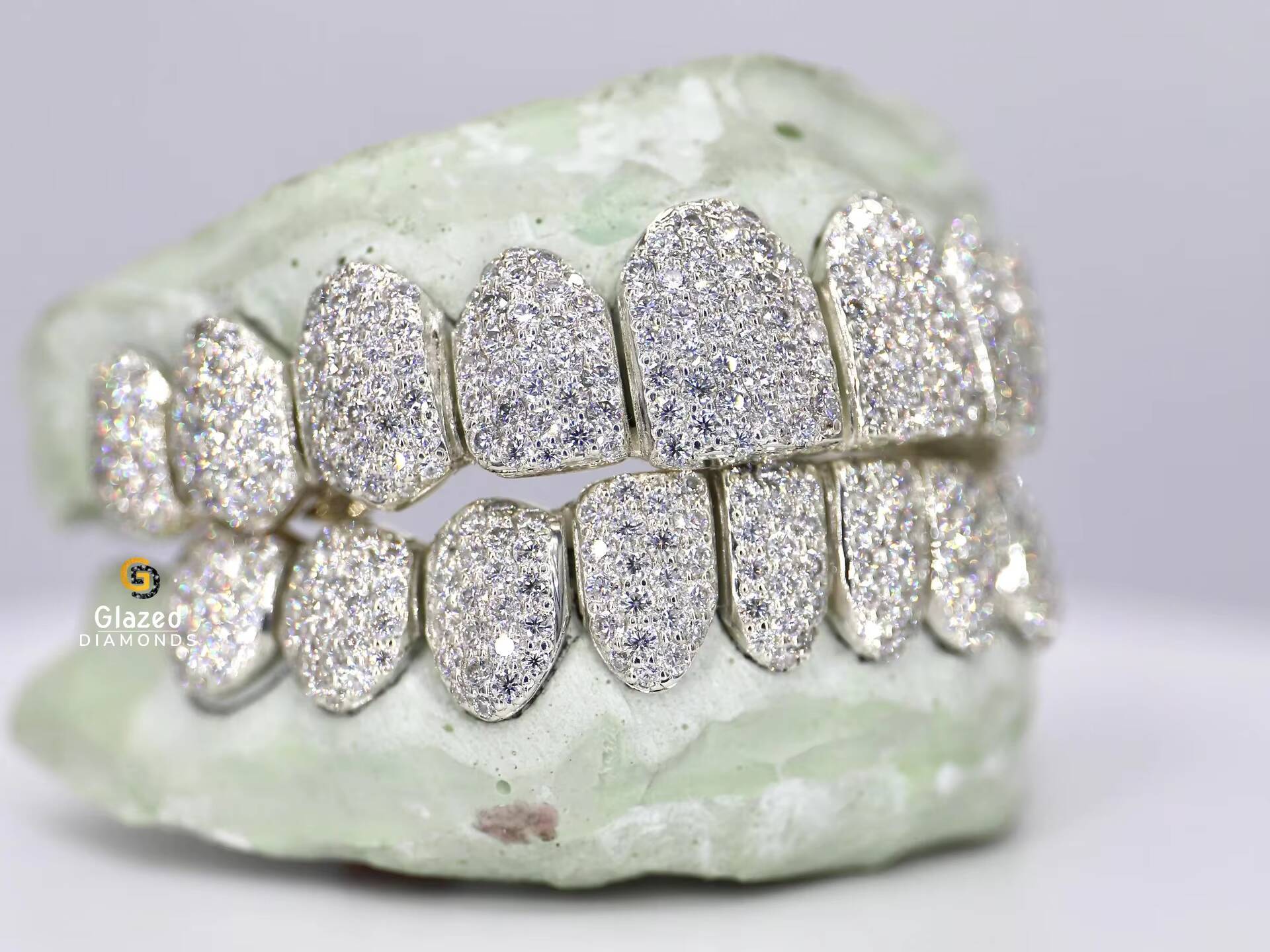 10 on 10 Teeth Iced Out Grillz Top Bottom Moissanite Diamond Gold Silver Customize Color Teeth Grillz for Men Women
