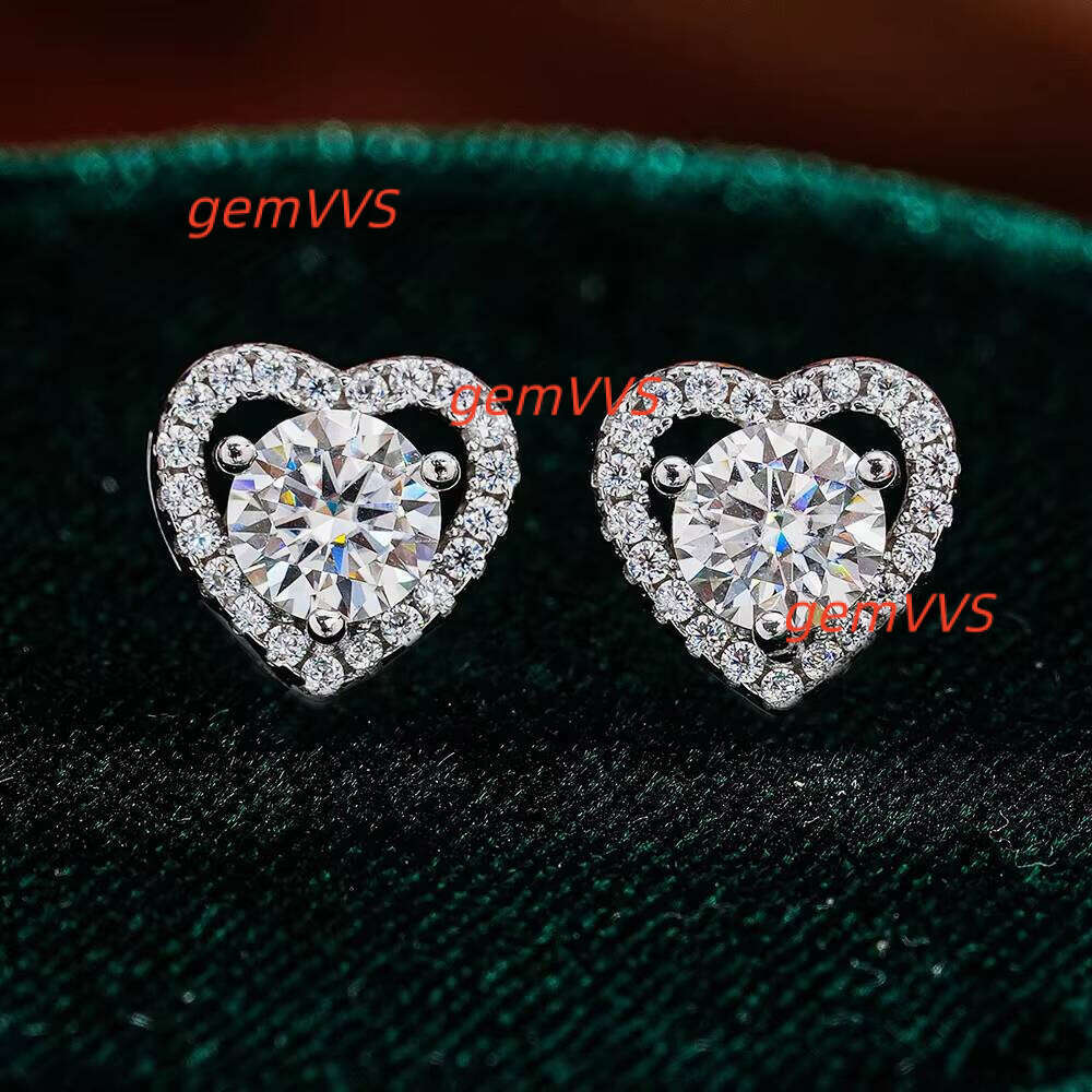 Fine Jewelry Moissanite 925 Silver Heart-Shaped Diamond-Encrusted Valentine's Day Love Gift Stud Earrings