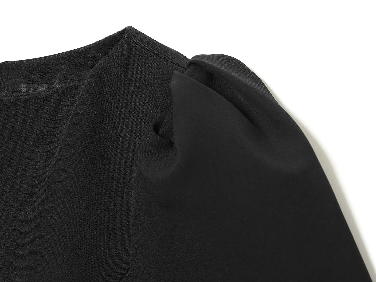 ETJ 2025 womens products are elegant and stylish Short dress with a boat neck and short sleeves with pleats black dress 260122