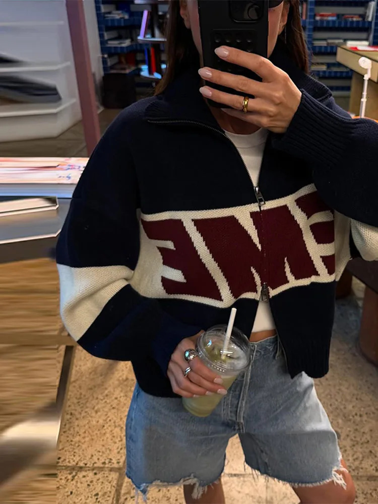 Letter Women s Sweater Stand Collar Y2k Knit Sweaters For Woman Zipper Full Sleeve Tops Female 2025 Winter Men Jacket Knitwear 260122