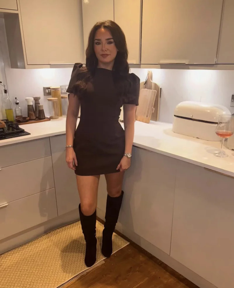 ETJ 2025 womens products are elegant and stylish Short dress with a boat neck and short sleeves with pleats black dress 260122