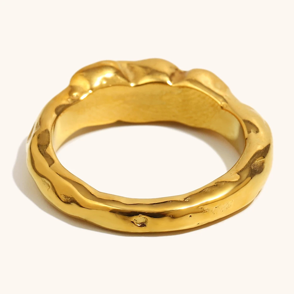 La Muses Three Green Zircon Stainless Steel Womens Ring PVD Gold Plated Trendy Daily Jewelry Accessories Gift 260202