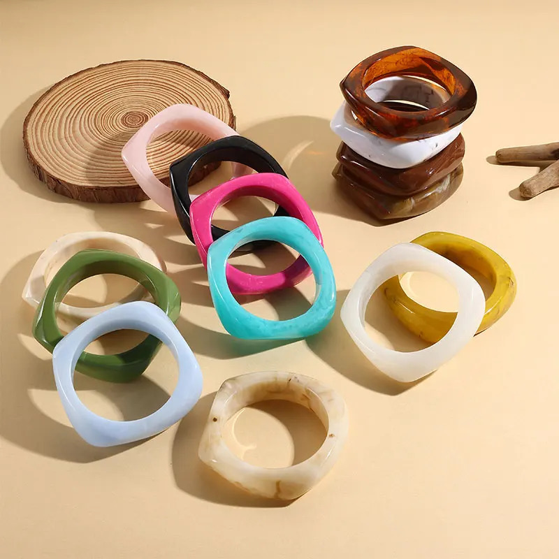 Vintage Coloful Irregular Acrylic Resin Chunky Bangles for Women Kpop Geometric Charm Bangles Bracelets Retro Jewelry Pulseras 260120