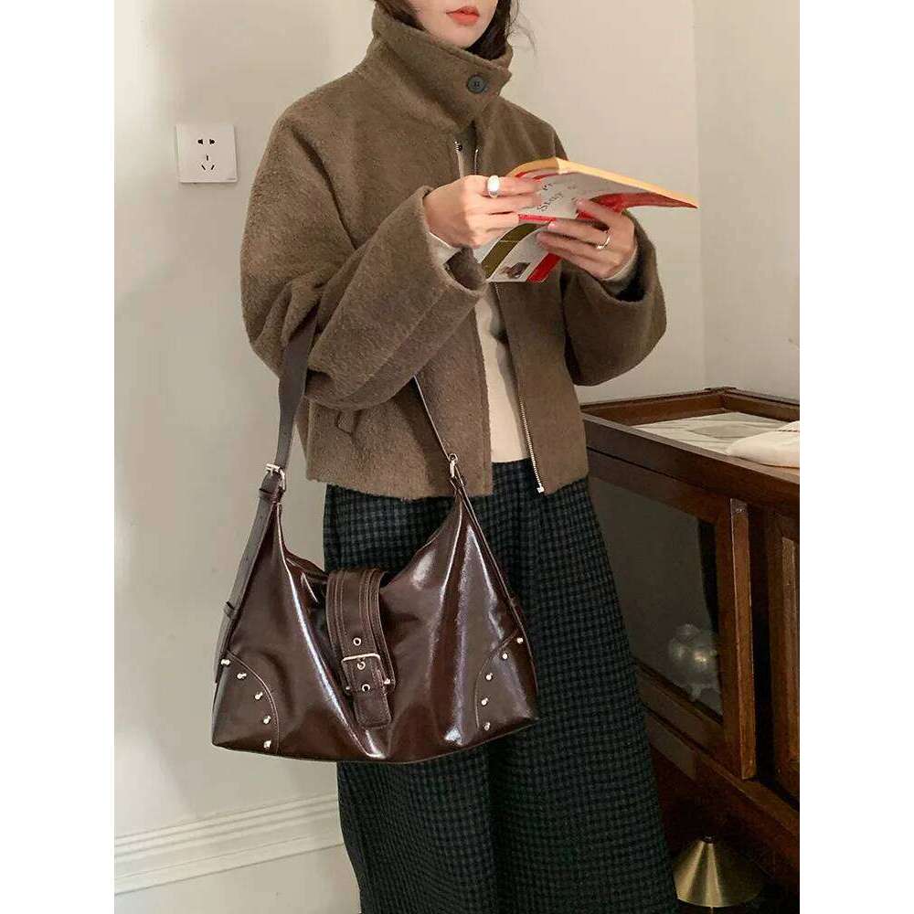 2026 new shoulder crossbody armpit bag, fashionable and casual women's daily commuting bag C260207