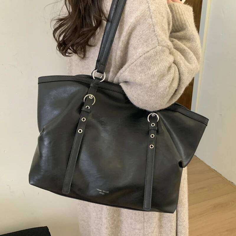 Fashion Large Capacity solid PU Super Cool Women's Shoulder High Quality Spring Casual Versatile Simple Commute Tote Bags C260207
