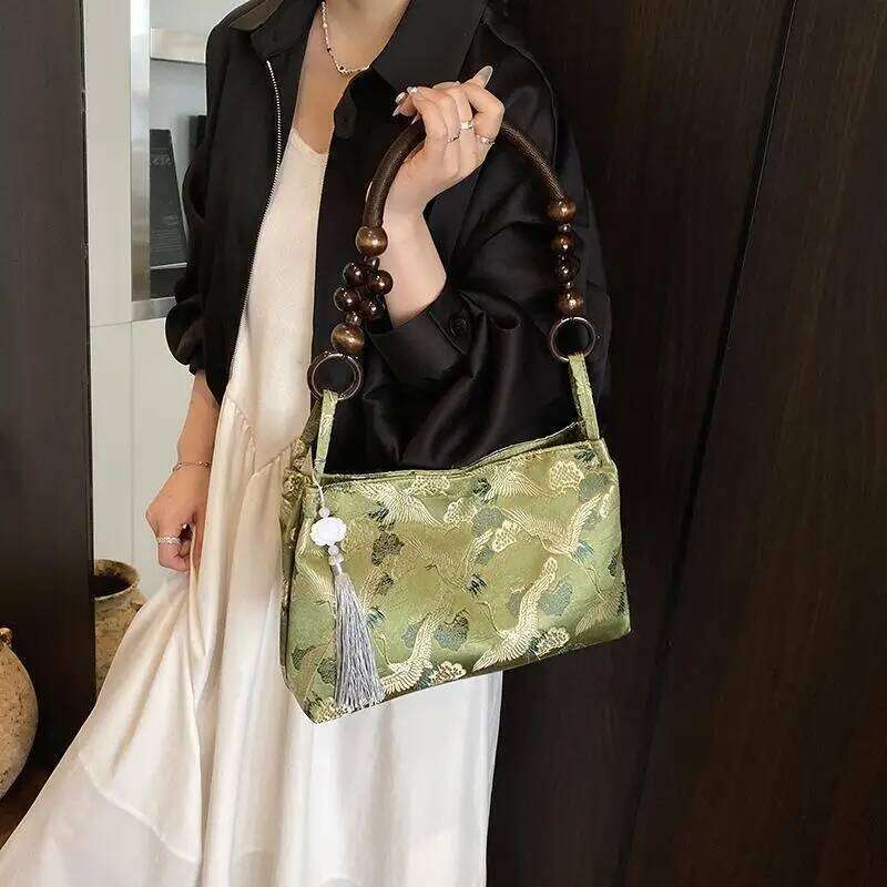 Unique Fashion Chinese Retro Embroidered National Style Shoulder Bags Tassel Decoration New Women's Handbags
