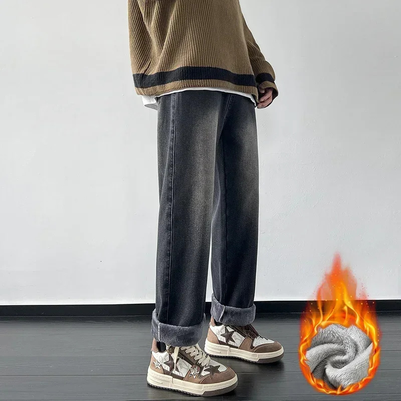 4 Colors Winter Fleece Mens Jeans Baggy Straight Elastic Waist Denim Pants Fashion Korean Thickened Warm Male Thermal Trousers 260127