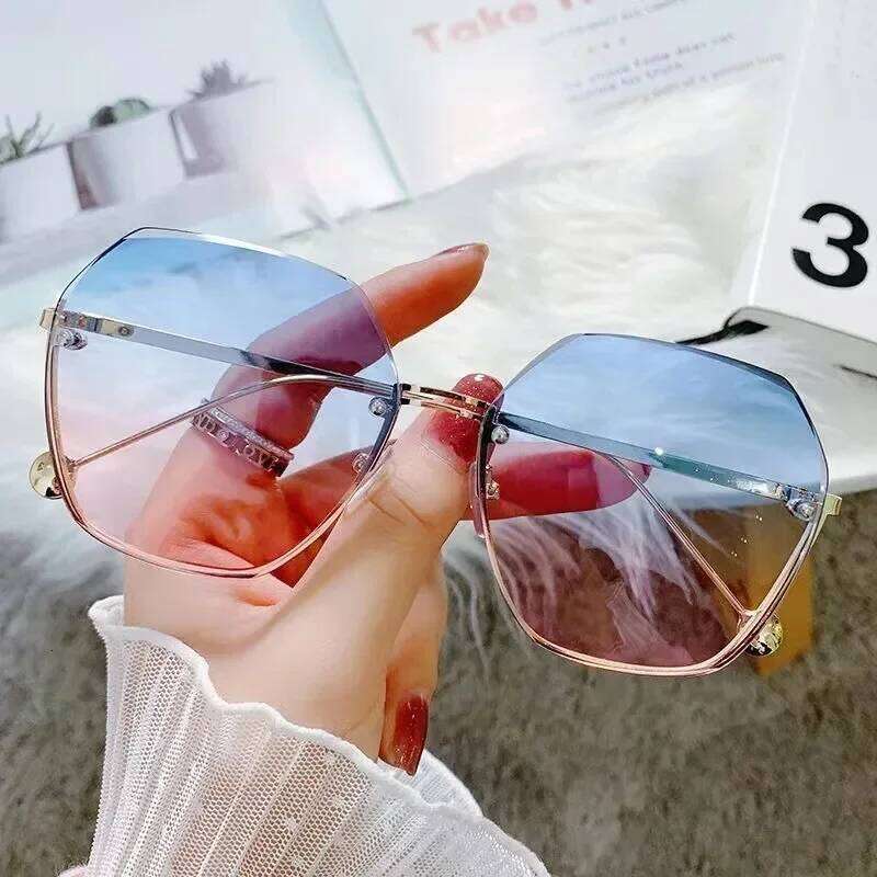 Brand Design Fashion New Polygonal Metal Sunglasses Retro Ladies Glasses Classic Trend Luxury Driving Travel Eyewear Y260207
