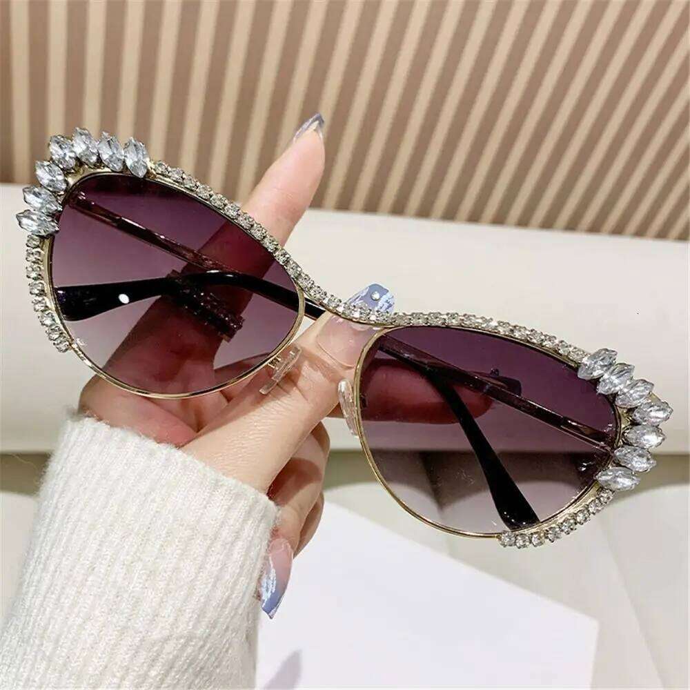 1pc Oversized Diamond for Women Fashion Cat Eye Rhinestone Sunglasses Bling Jeweled Frame Costume Party Glasses Y260207