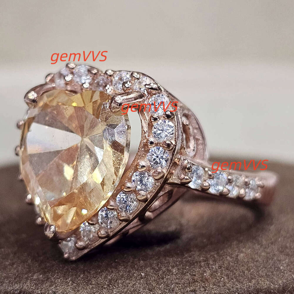 925 Sterling Silver Excellent Quality Handmade Designer Ring Heart Shape Cubic Zirconia Gemstone Latest Trendy Eternity Vermeil